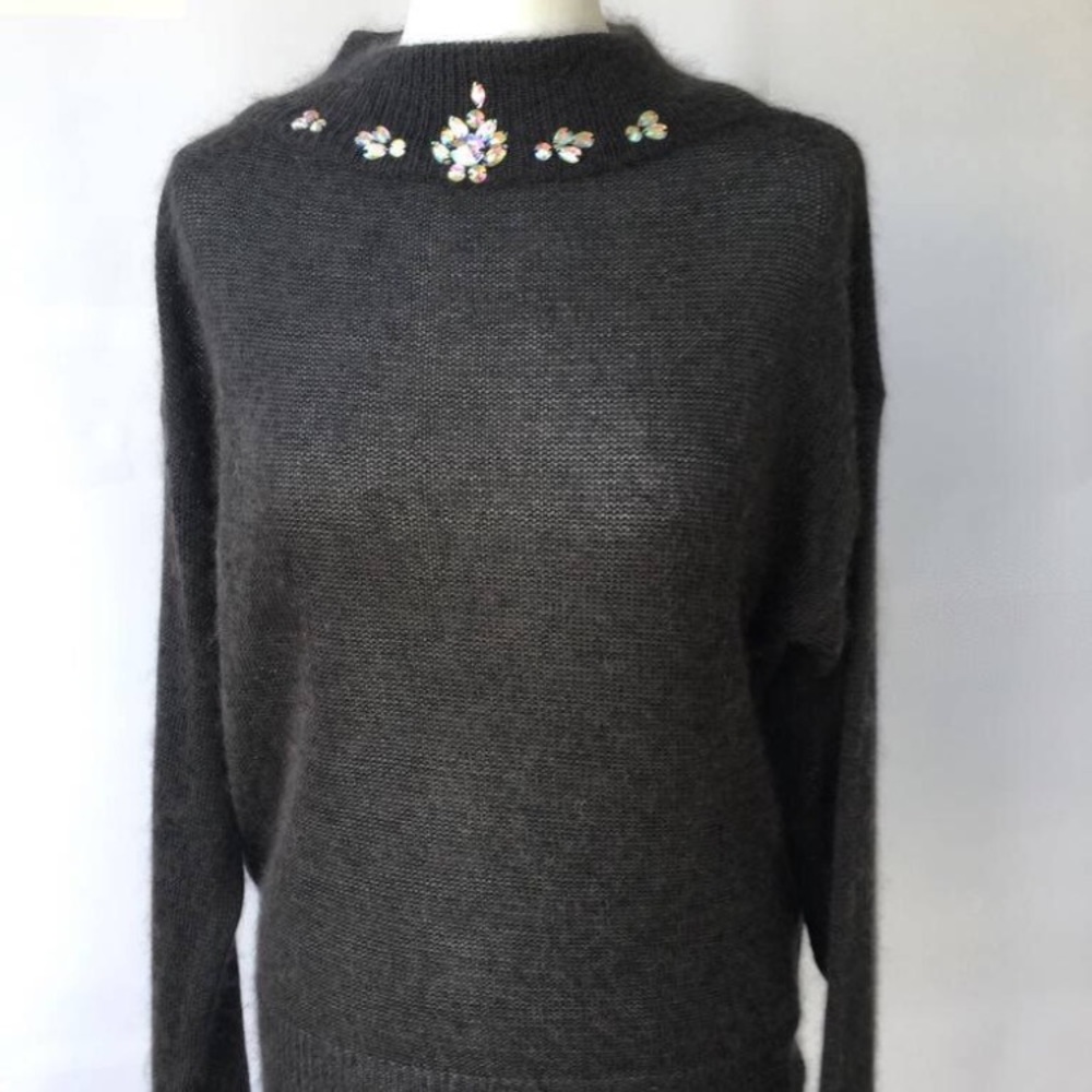 Incredibly comfortable cashmere knit sweater